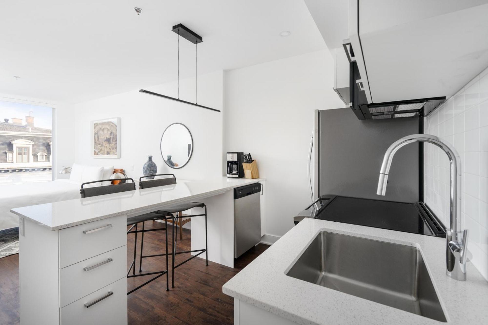 Sonder Gare Saint Denis Aparthotel Montréal Rom bilde